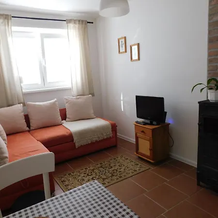 Apartment Apartman Laddia *